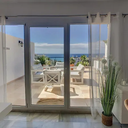 Frontline Penthouse In Mi Capricho Apartment