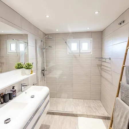 Frontline Penthouse In Mi Capricho